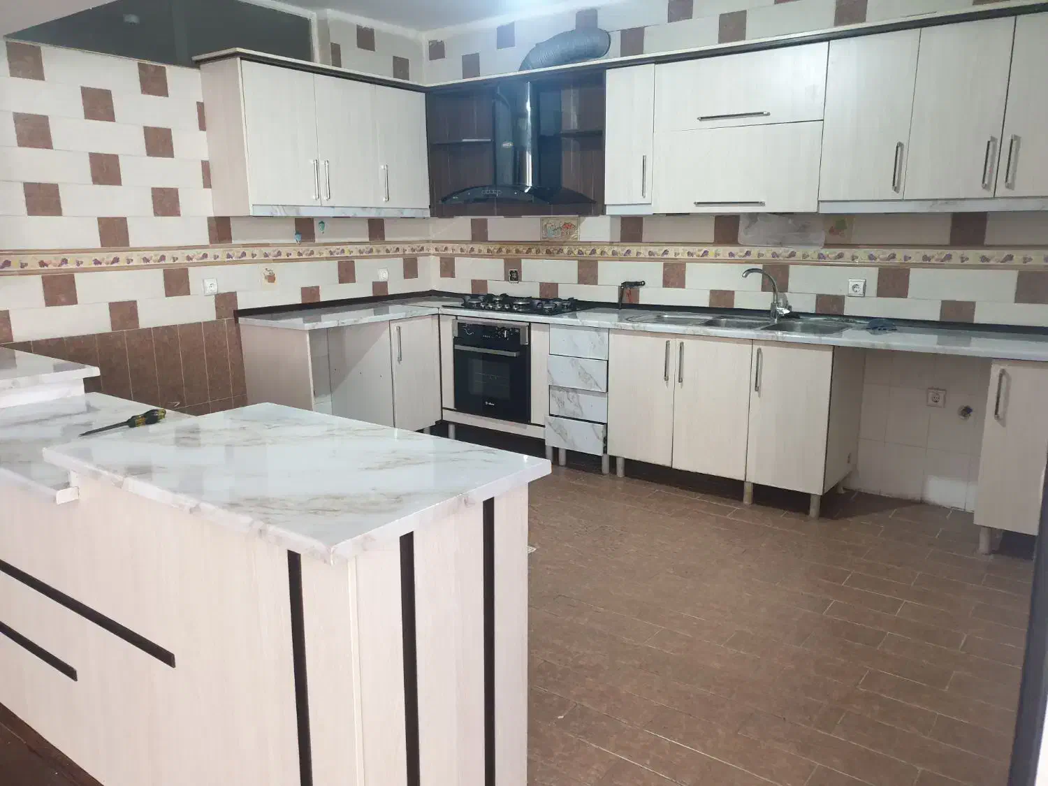 رهن آپارتمان ۳ خوابه در خیابان فردوسی|اجارهٔ آپارتمان|شاهین‌شهر, فردوسی|دیوار