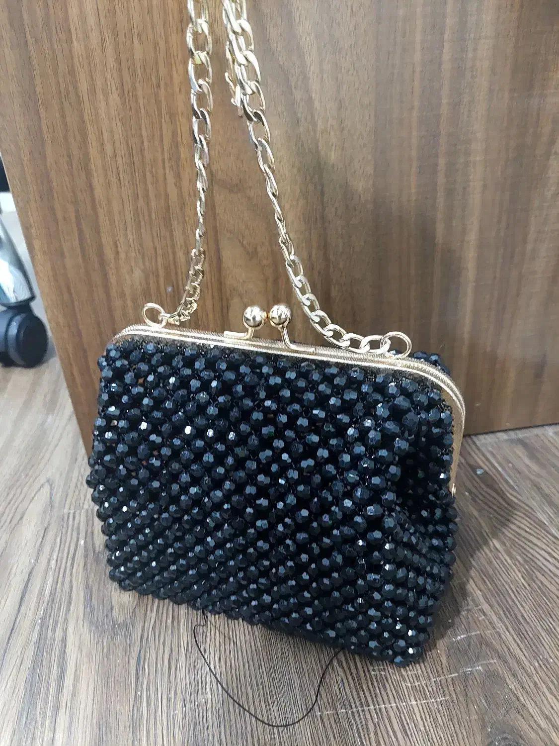 کیف مرواریدی|کیف، کفش، کمربند|پرند, فاز ۲|دیوار