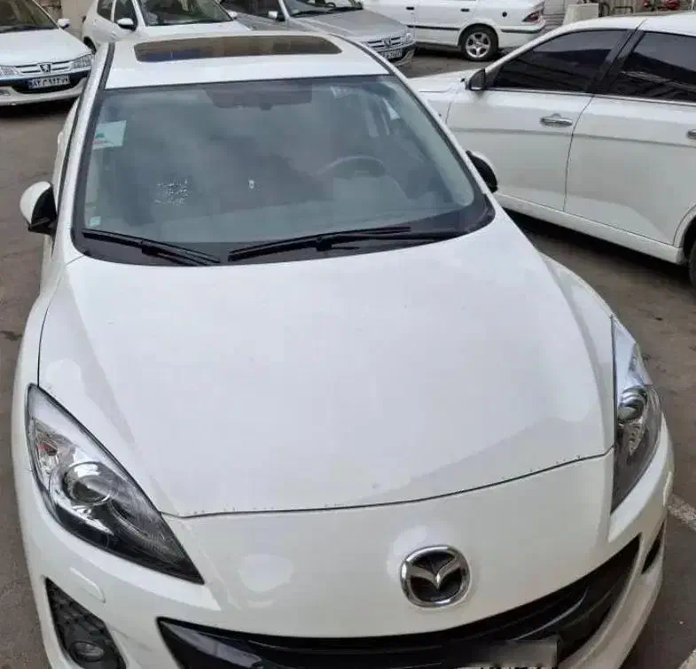 مزدا ۳ سفید ۹۸ تیپ ۴ کارکرد  ۱۵ هزار|خودرو سواری و وانت|قزوین, |دیوار