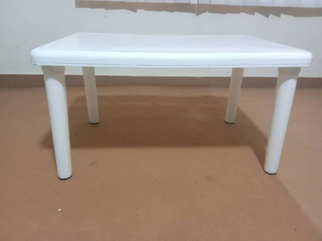 میزوصندلی بچگانه|تخت و صندلی بچه|شاهینشهر, بنیاد ازدواج|دیوار