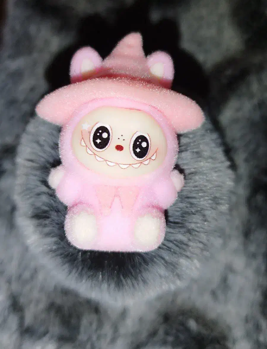 عروسک|اسباب‌‌بازی|قم, چهار امامزاده|دیوار