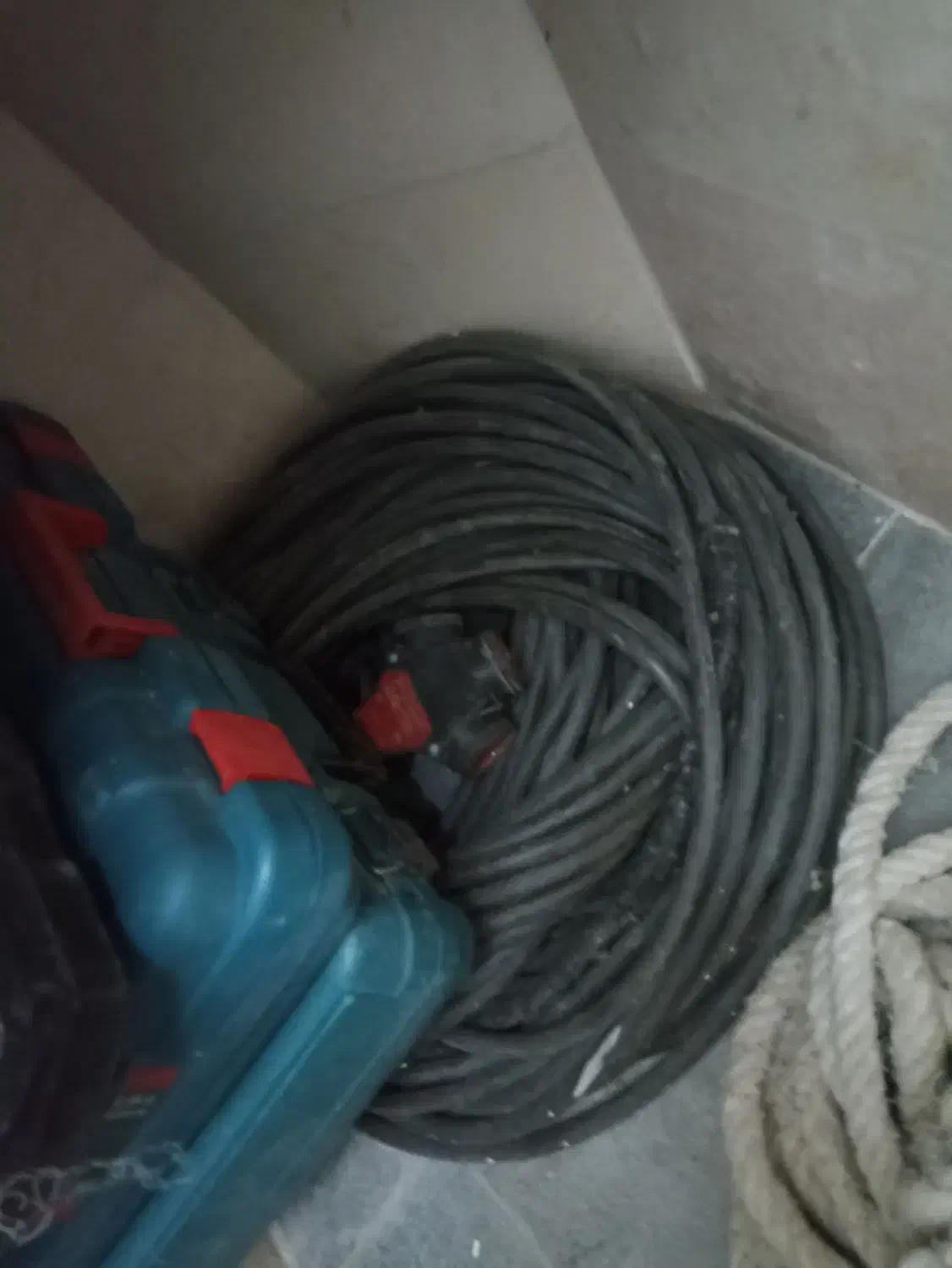 کابل برق|مصالح و تجهیزات ساختمان|جویبار, |دیوار