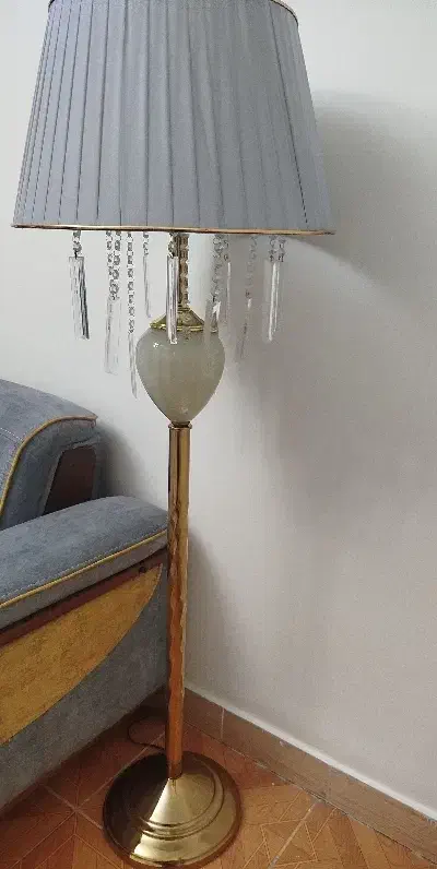 آباژور ایستاده سالم|چراغ خواب و آباژور|فردیس, شهرک شهید حسینی|دیوار