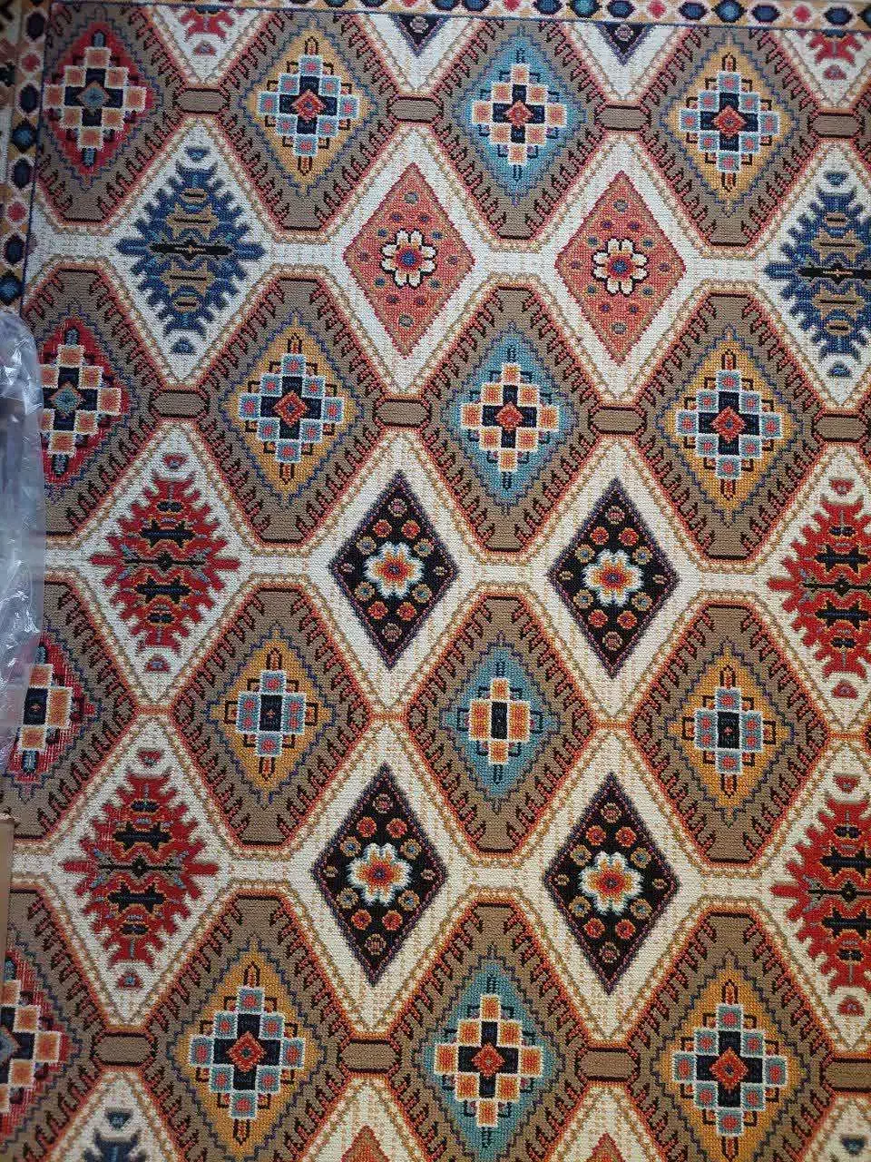 گلیم فرش و موکت|موکت|شاهین‌شهر, مسکن مهر|دیوار