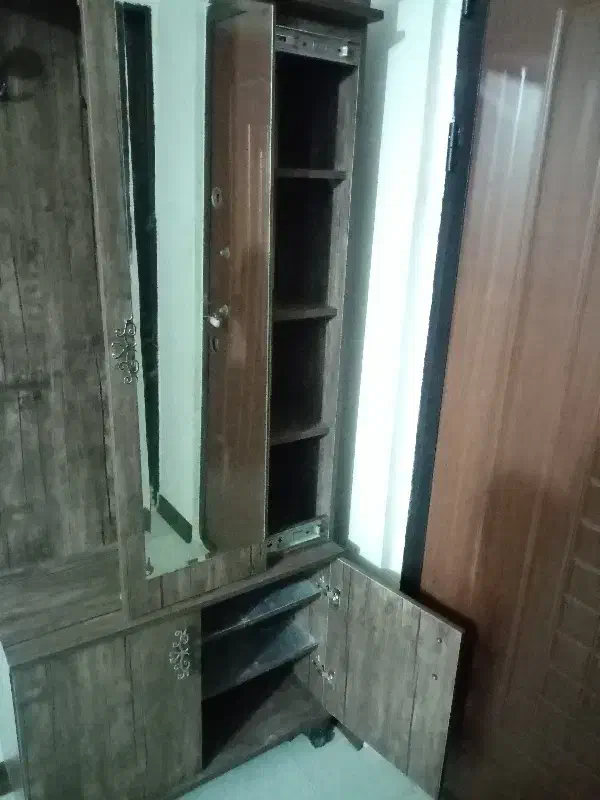 جاکفشی|جاکفشی، کمد، دراور|شیروان (خراسان), |دیوار