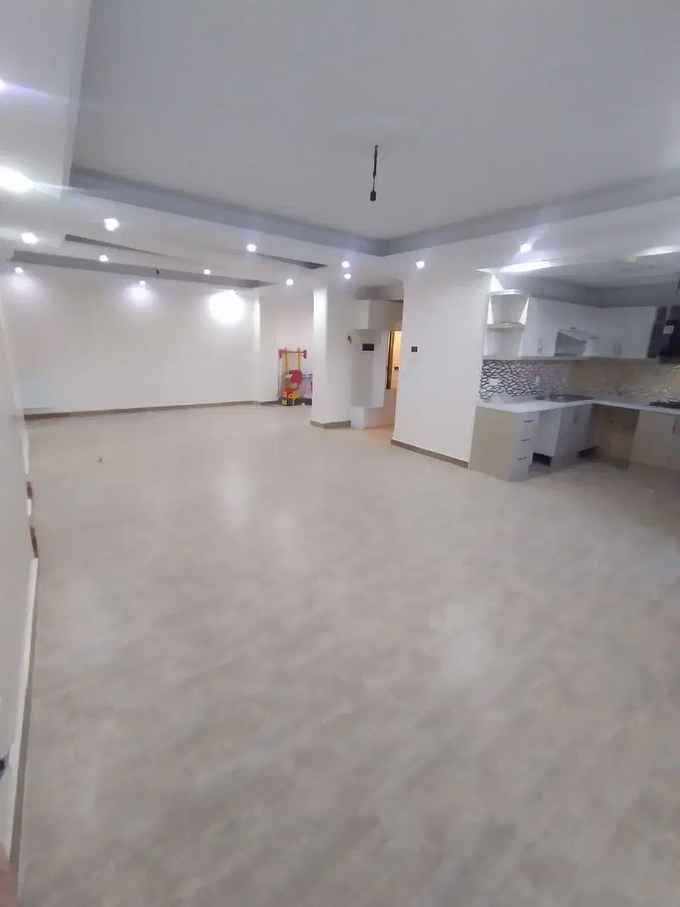 110 متر 2 خواب فول .سبلان شمالی زیر قیمت|فروش آپارتمان|تهران, سبلان (لشگر)|دیوار