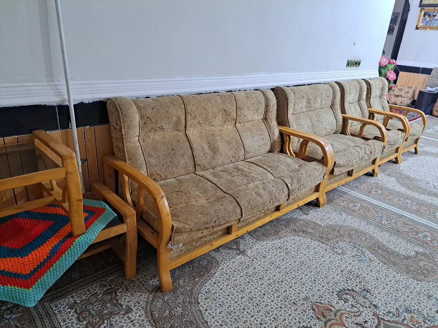 یک دست مبل هفت نفره سالم|مبلمان خانگی و میز عسلی|ایذه, |دیوار