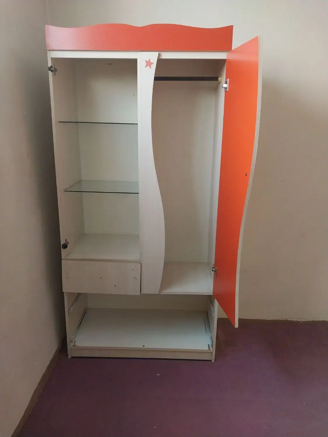 ۲ عدد کمد یکی کمد بچه و یک تخت دو نفره با تشک|اسباب و اثاث بچه|مشکین‌دشت, |دیوار