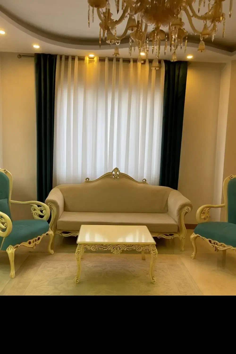 مبل کلاسیک نیم ست با میز|مبلمان خانگی و میز عسلی|رشت, دیلمان|دیوار