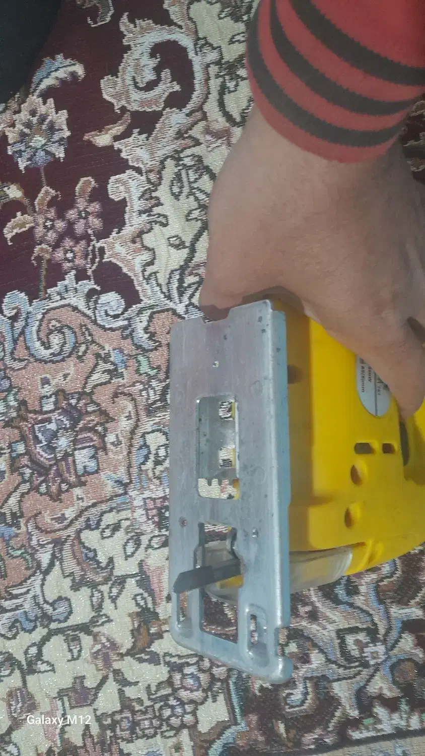 عمود بر .|ابزارآلات|نقده, |دیوار