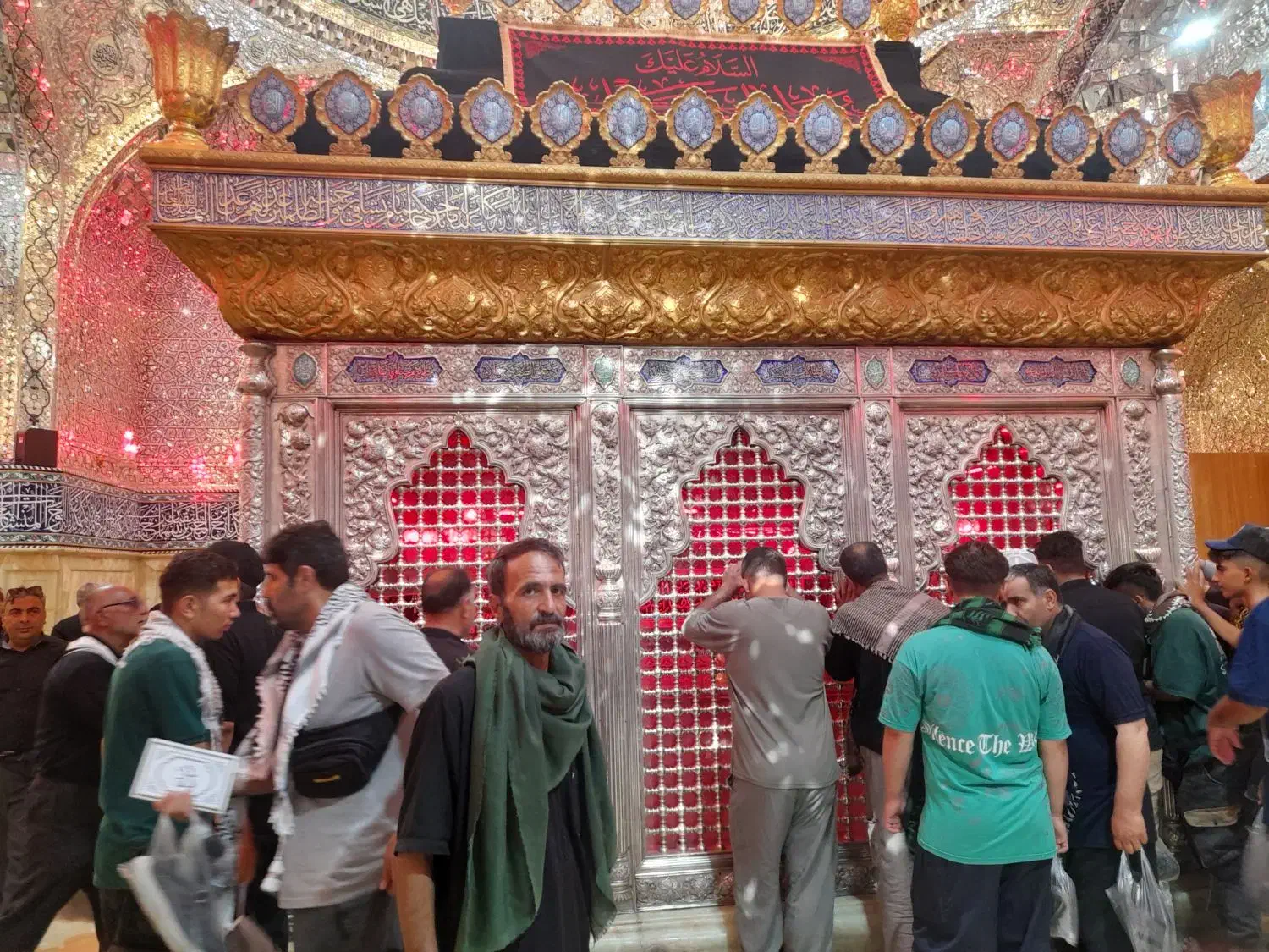 کربلا|تور و چارتر|بروجرد, |دیوار