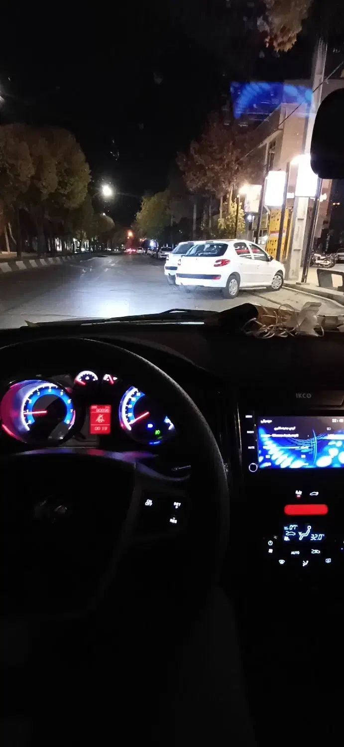 دنا پلاس در حد خشک|خودرو سواری و وانت|بروجرد, |دیوار