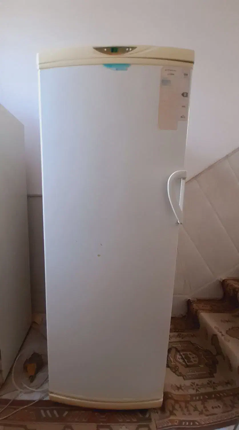 یخچال فریزر پارس (بدون برفک) درحد بیصدا|یخچال و فریزر|قم, سراجه (۱۵ خرداد)|دیوار