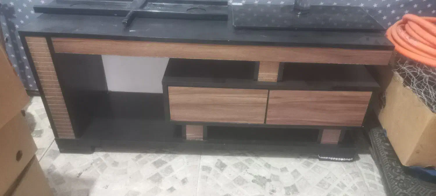 میز تلویزیون سالم و مرتب|میز تلویزیون|دهگلان, |دیوار