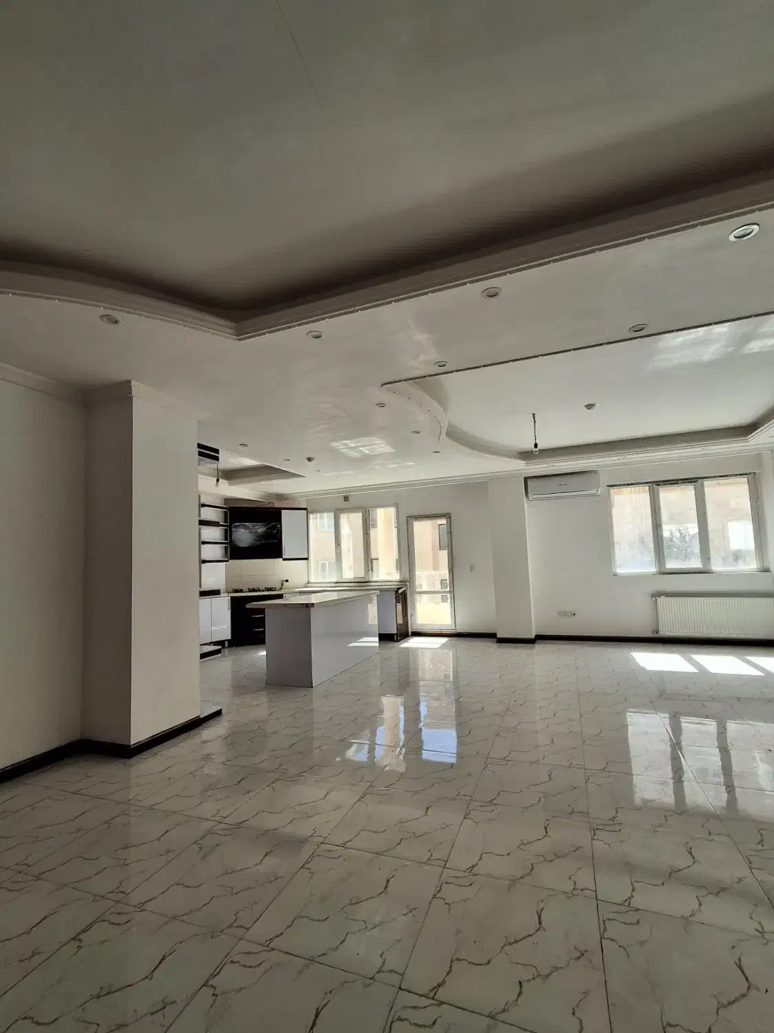 ۱۵۵متر / تک واحدی / تخلیه|اجارهٔ آپارتمان|گرمدره, |دیوار