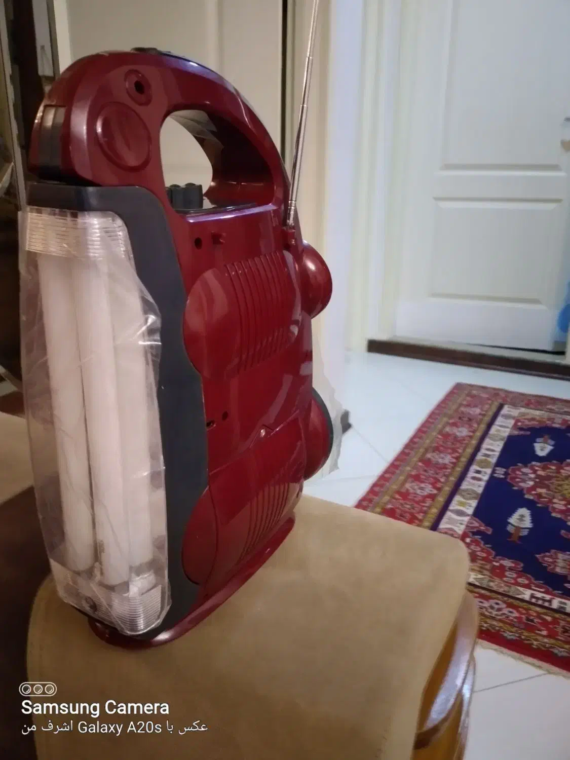 چراغ قوه ضبط ورادیو دار دریاچه چیتگر|لامپ و چراغ|تهران, دریاچه شهدای خلیج فارس|دیوار