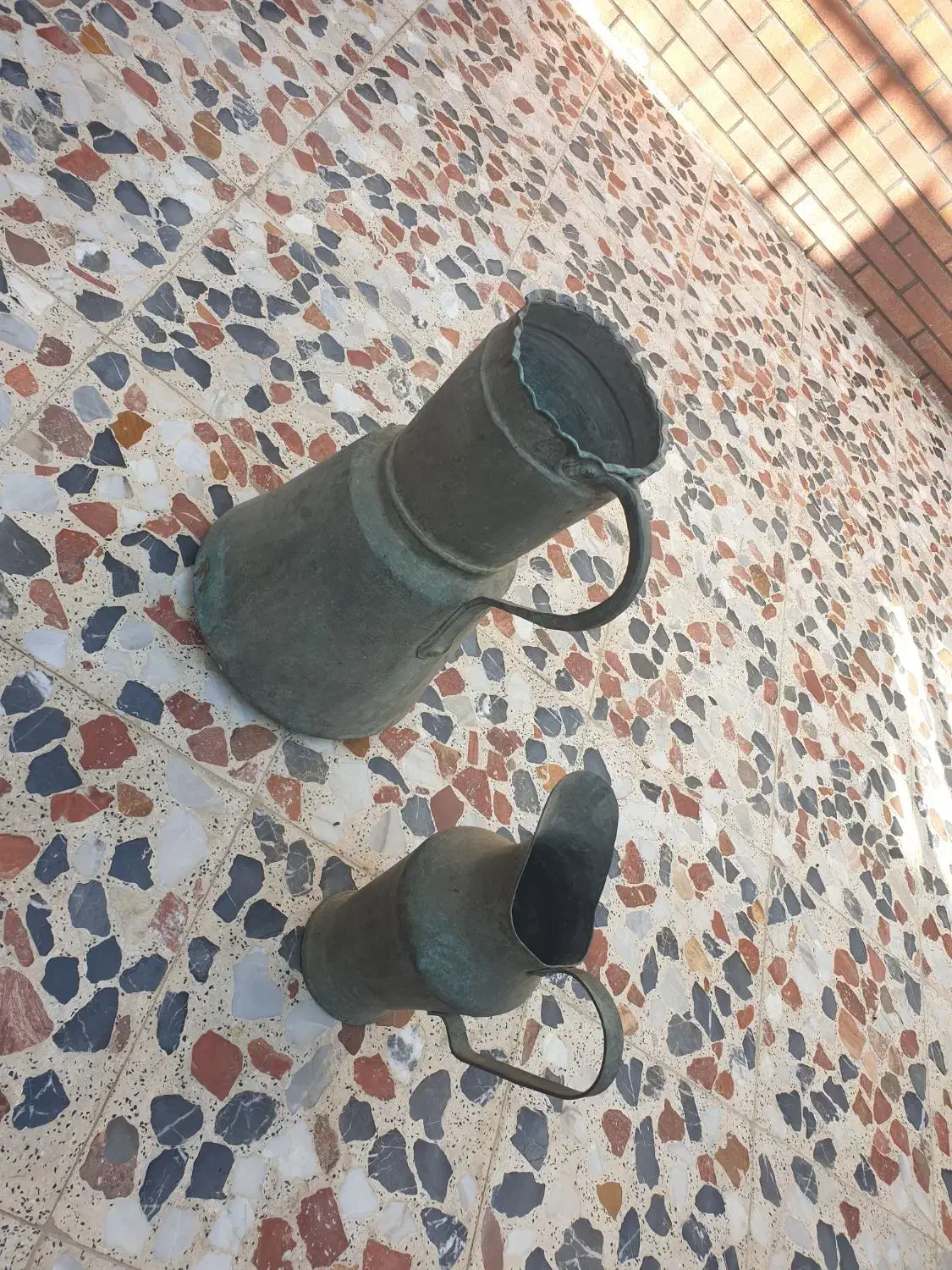 ظروف عتیقه مسی .|کلکسیون اشیاء عتیقه|بابلسر, |دیوار