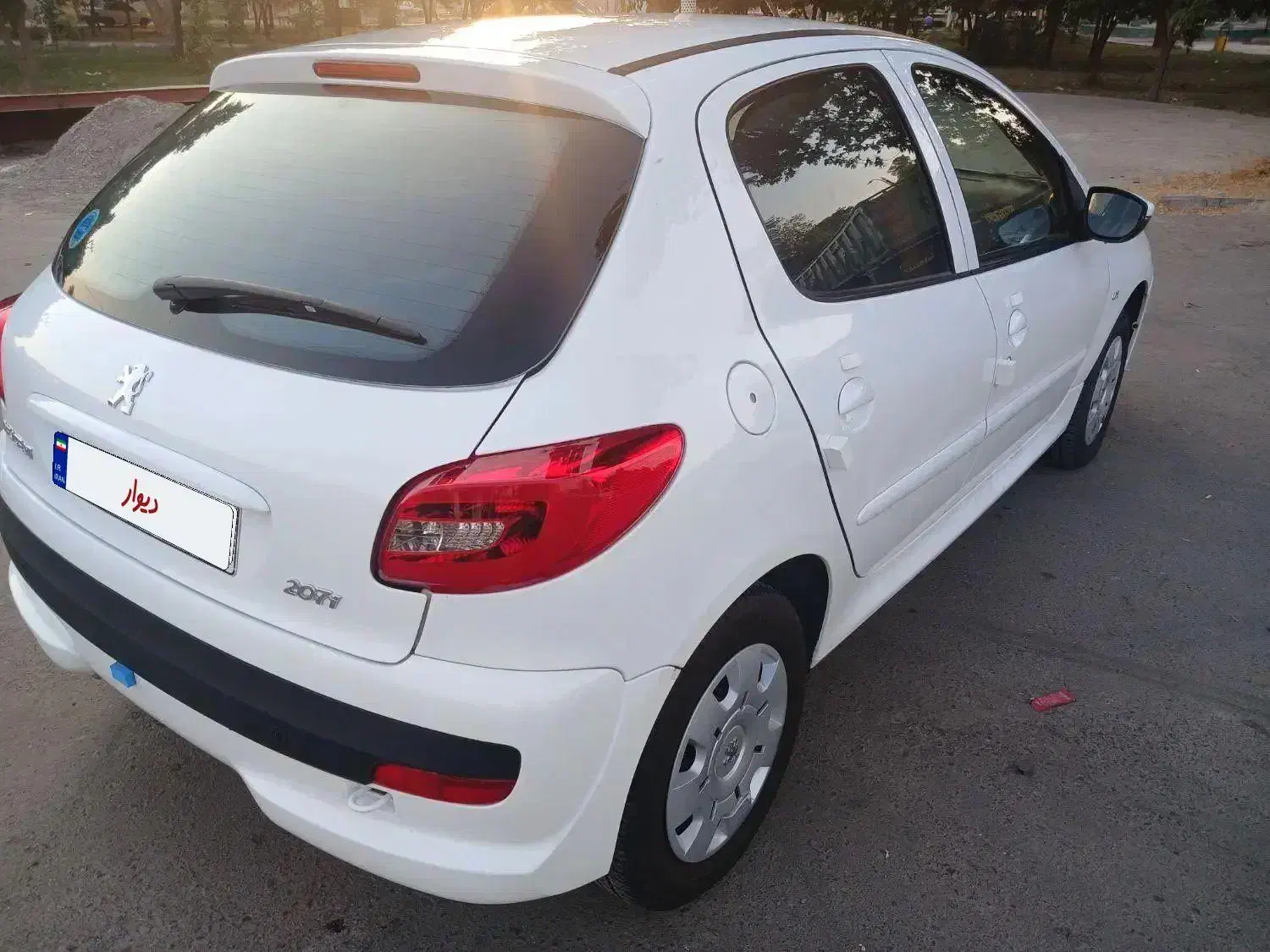 پژو ۲۰۷تی.یو.فایو|خودرو سواری و وانت|کرمان, |دیوار