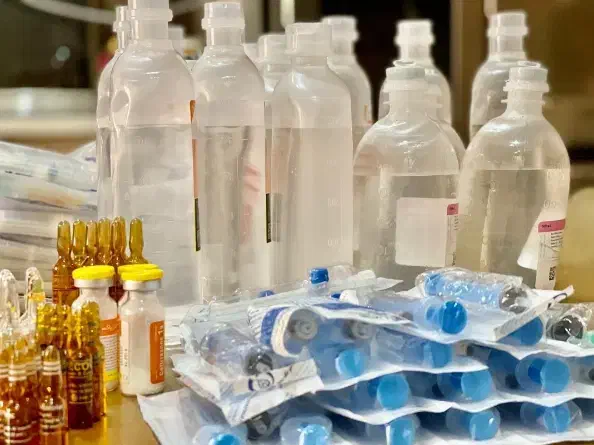 تزریقات سرم درمانی|خدمات آرایشگری و زیبایی|مرودشت, بیست متری بیمارستان|دیوار