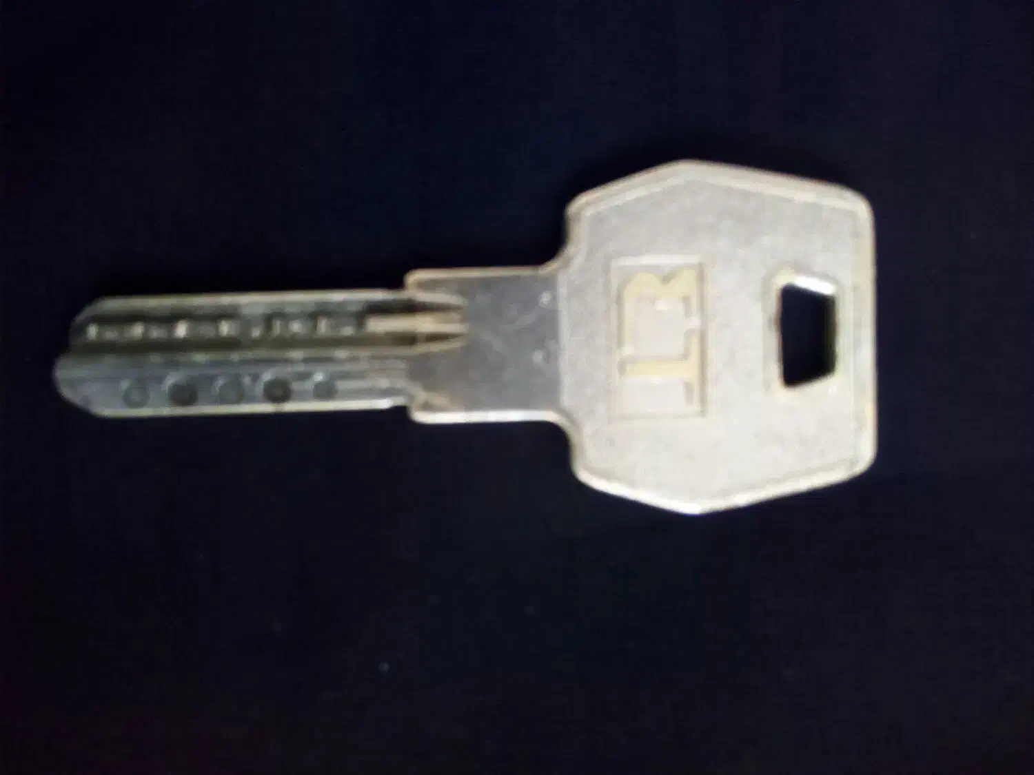 کلید کامپیوتری|اشیا|دورود, |دیوار