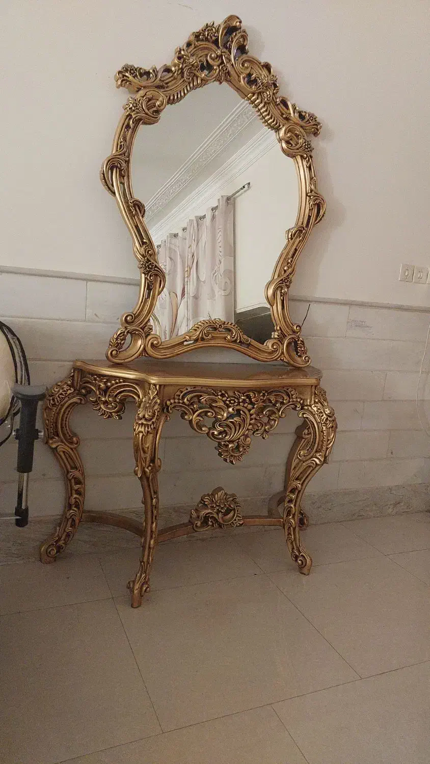 فروش فوری به علت کم جایی|مبلمان خانگی و میز عسلی|قم, سالاریه|دیوار