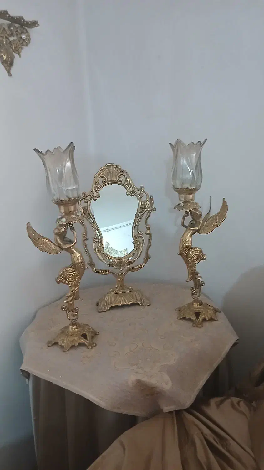 وسایل برنجی قدیمی|کلکسیون اشیاء عتیقه|بروجرد, |دیوار