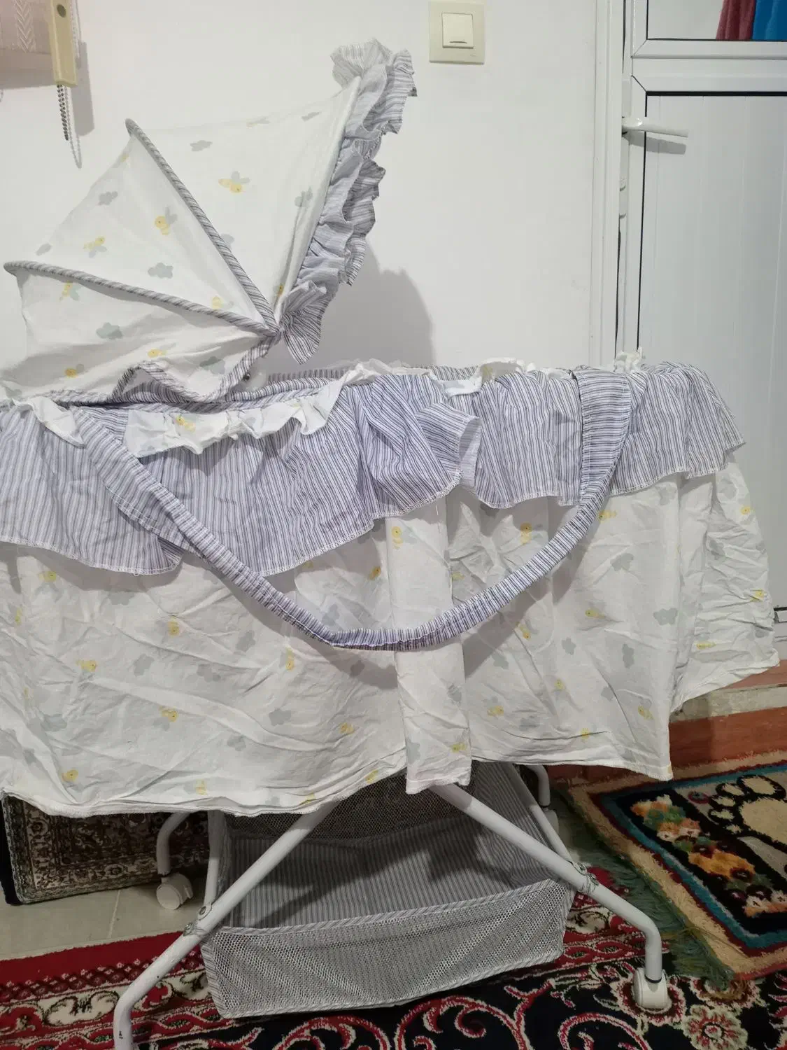 گهواره کودک|تخت و صندلی بچه|سنندج, |دیوار