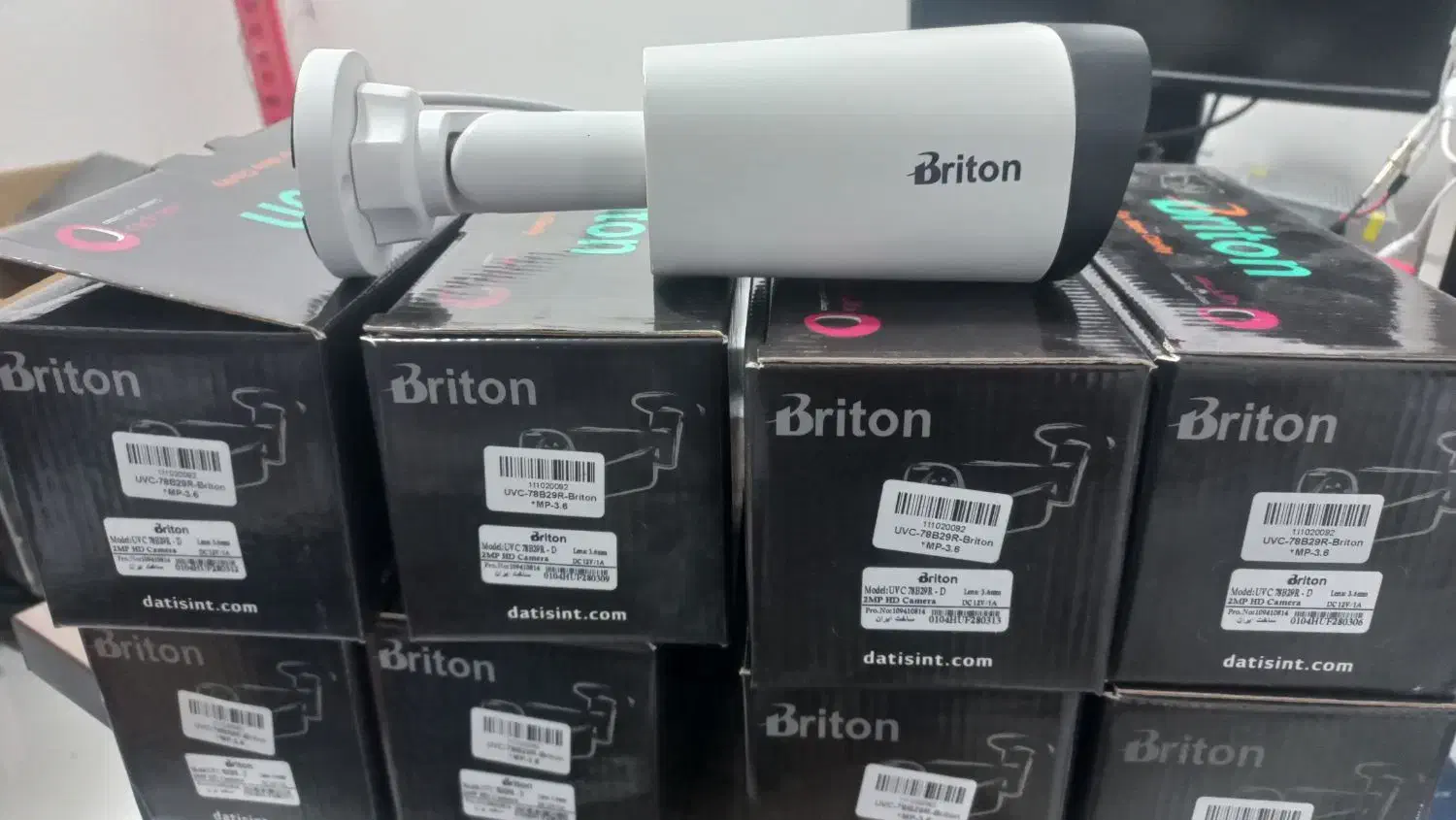 ۸ عدد دوربین مداربسته کاملا نو|دوربین مداربسته|گنبد کاووس, |دیوار