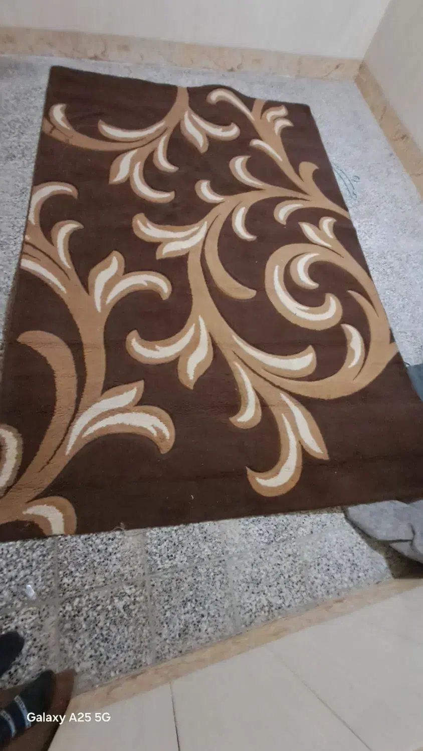 سه عدد فرش تمیز|فرش|اهواز, منبع اب|دیوار