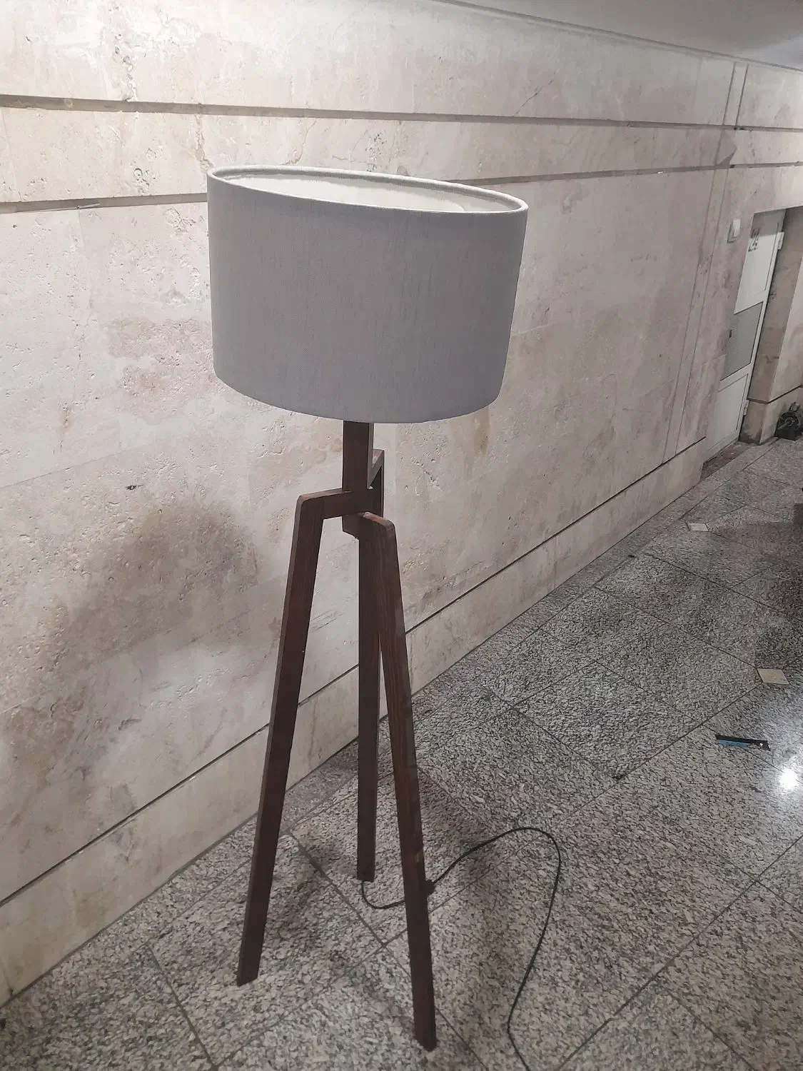 دو عدد لوستر و یک عدد اباژور  درحد|لوستر و چراغ آویز|تهران, کامرانیه|دیوار