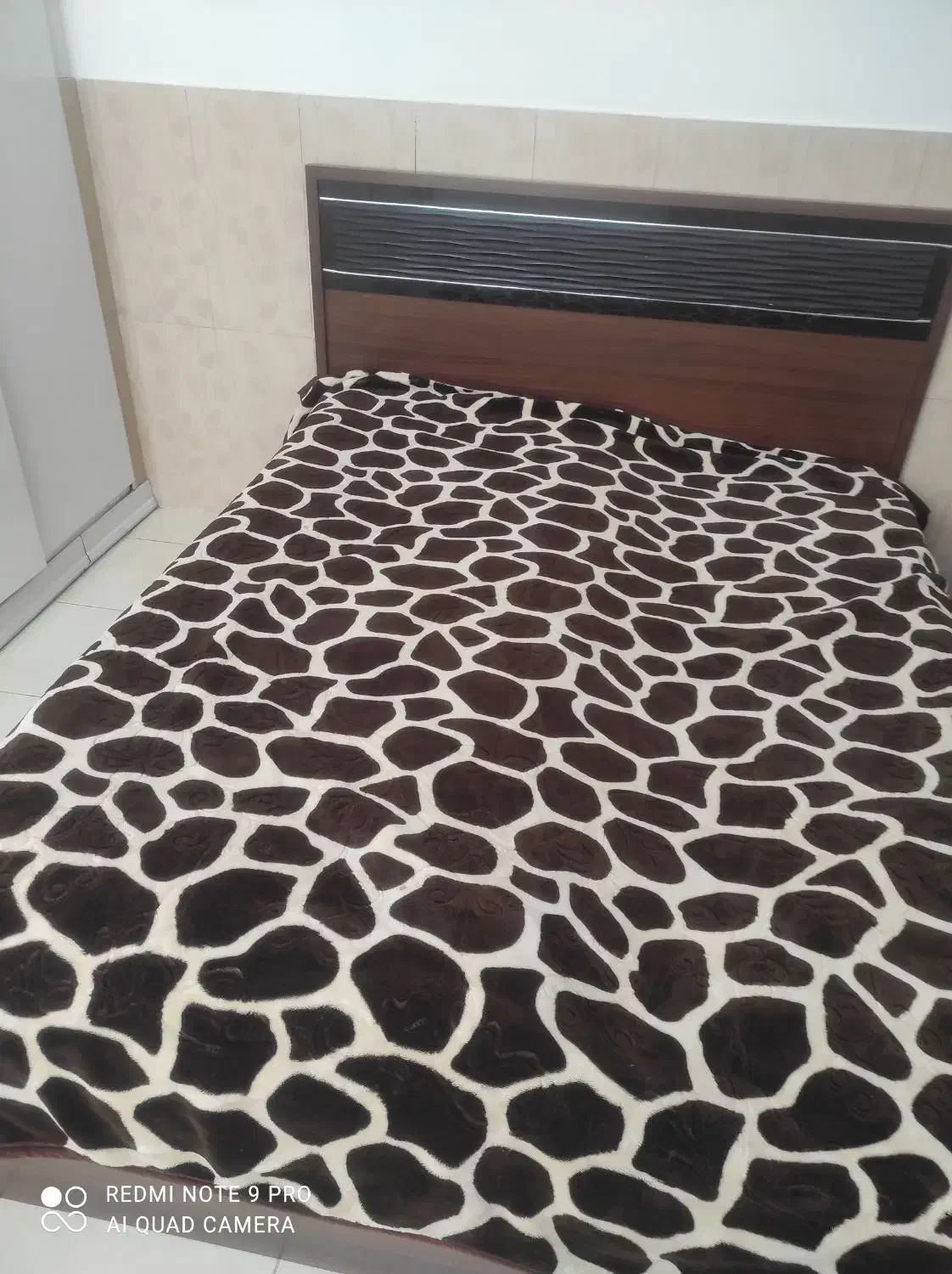 تخت خواب دو نفره نو تازه خریرم مارک ثنا چوب|تخت و سرویس خواب|شهرکرد, |دیوار