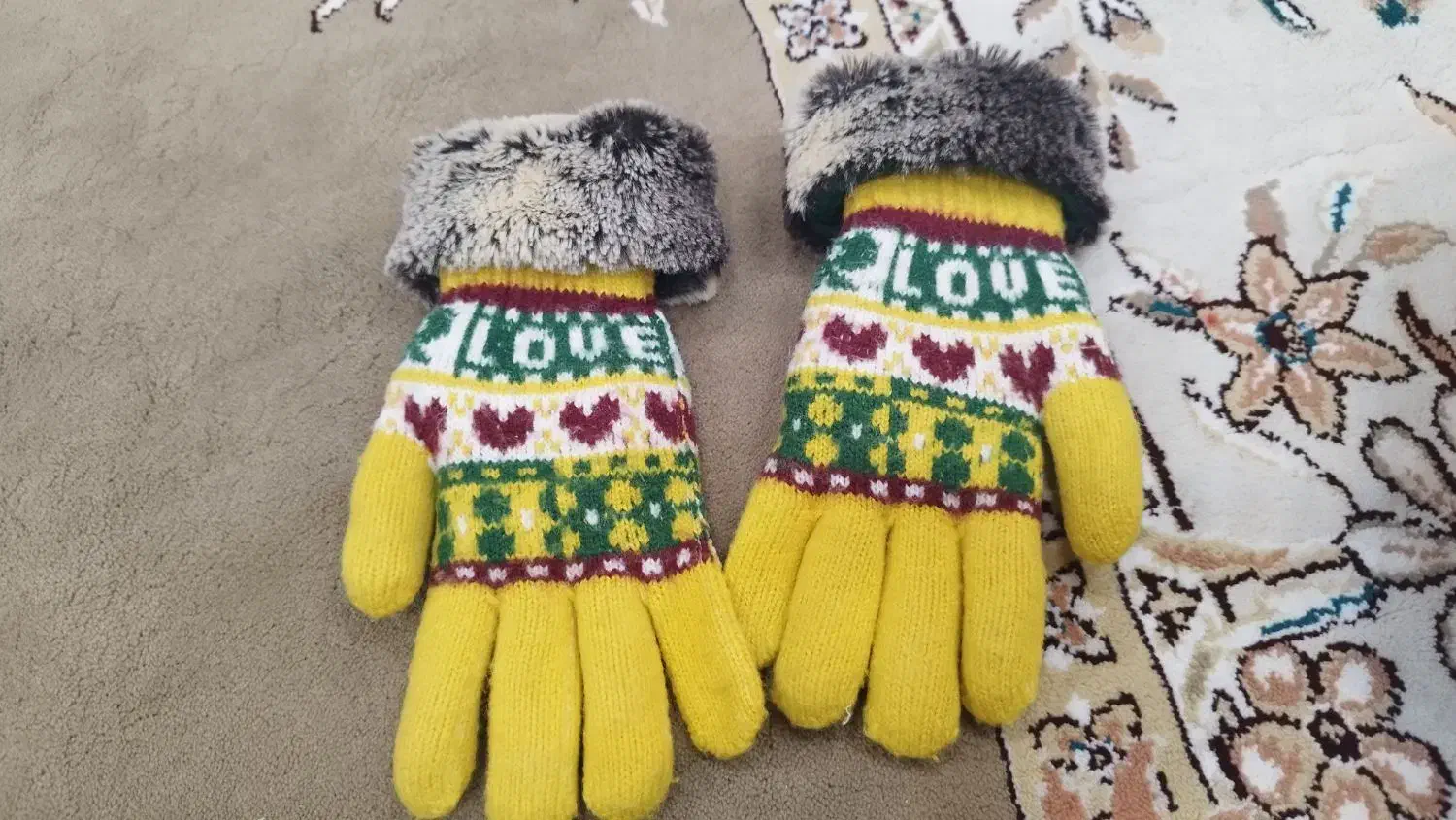 زمستانی|لباس|سبزوار, قصبه شرقی|دیوار