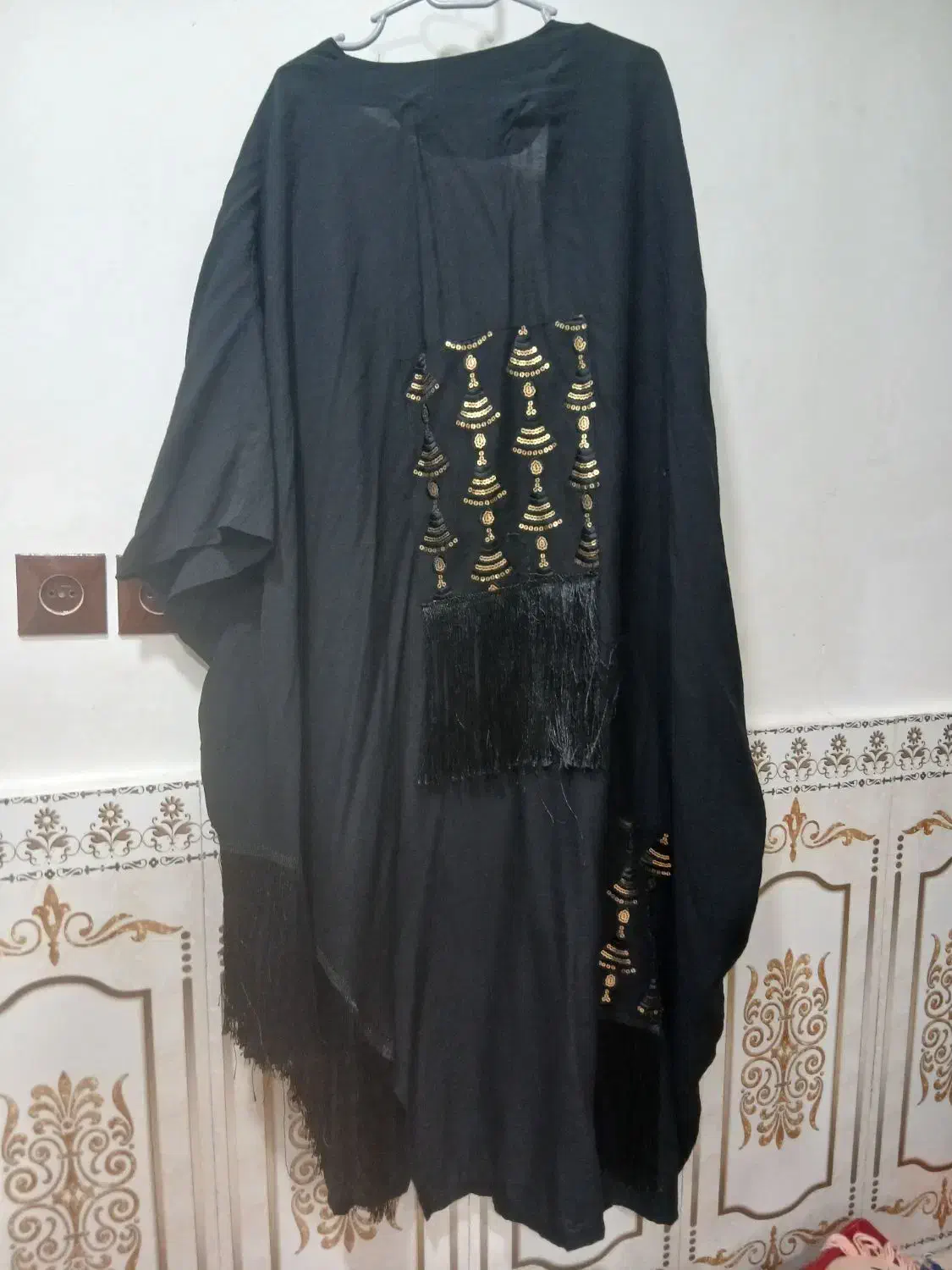 یک عدد عبا و یک شومیز سرافون در حد نو هستن|لباس|اندیمشک, |دیوار