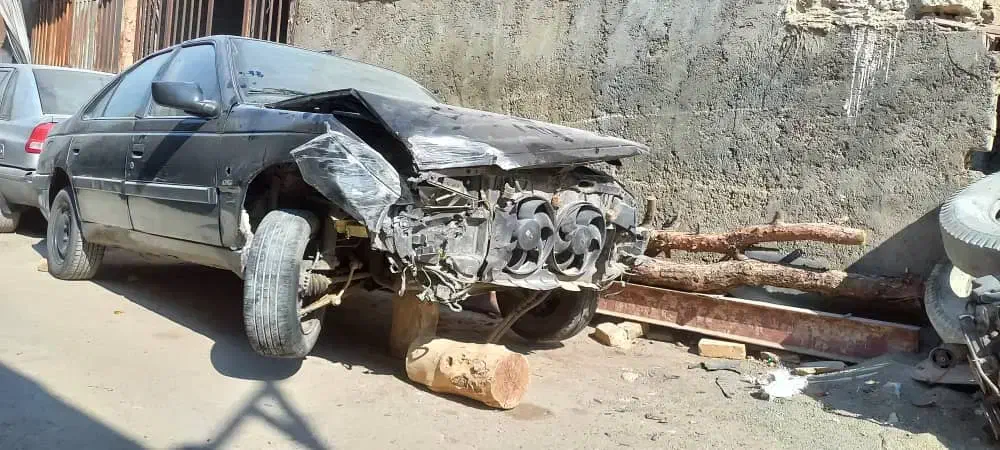 تصادفی مدل 90 مشکی متالیک|خودرو سواری و وانت|برخوار, |دیوار