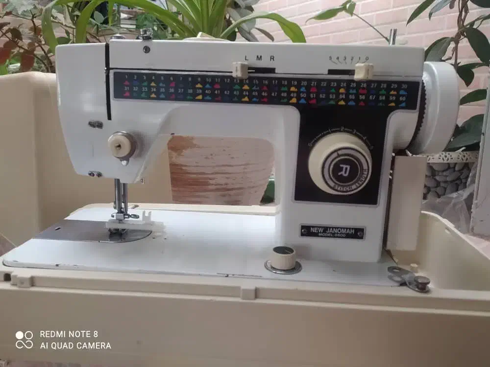 چرخ خیاطی ژانومه|چرخ خیاطی و ریسندگی|شیراز, پودنک|دیوار