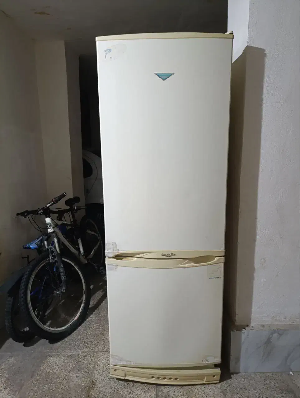 یخچال|یخچال و فریزر|رشت, باهنر|دیوار