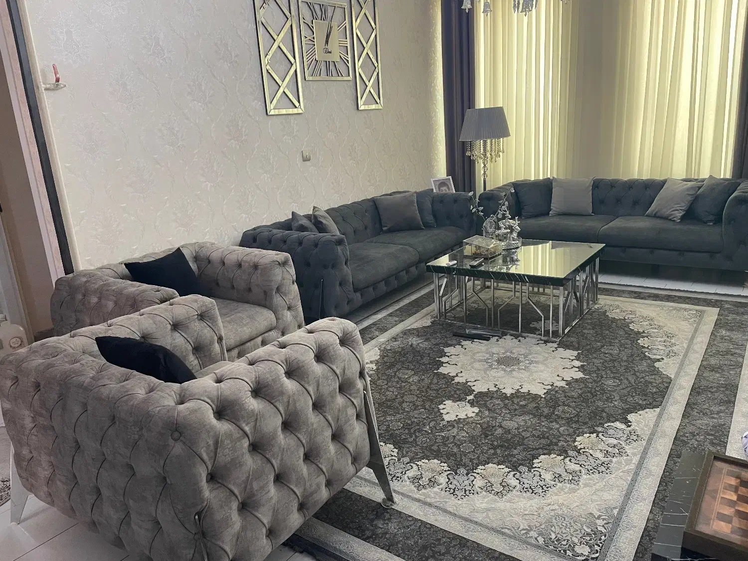 مبلمان هشت نفره در حد نو ( فروش فوری)|مبلمان خانگی و میز عسلی|کرج, شاهین‌ویلا|دیوار