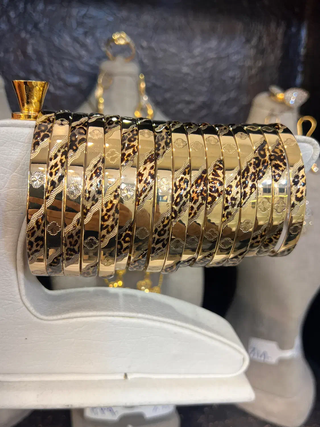 النگو پلنگی با گارانتی|جواهرات|اصفهان, منتظرالمهدی|دیوار