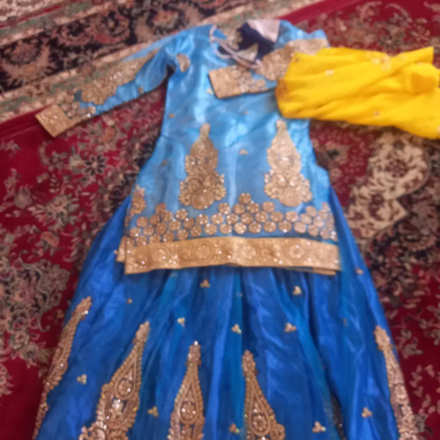 لباس محلی|لباس|شهرکرد, |دیوار