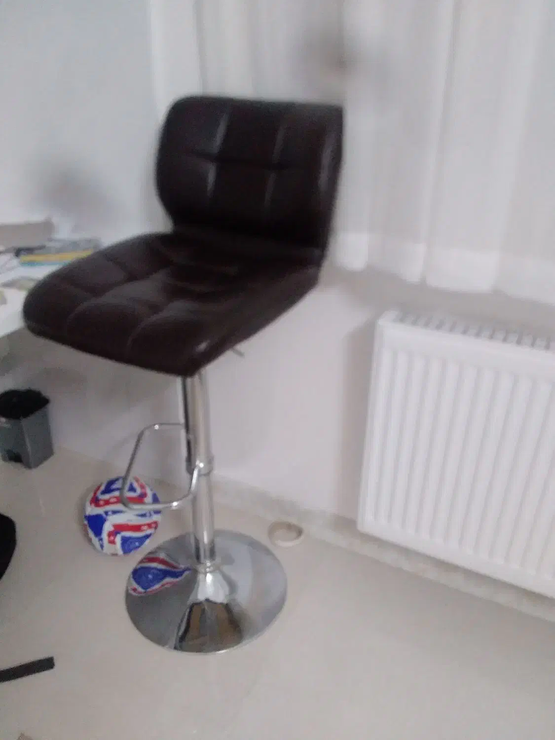 صندلی اوپن|صندلی و نیمکت|قم, باغ کرباسی|دیوار