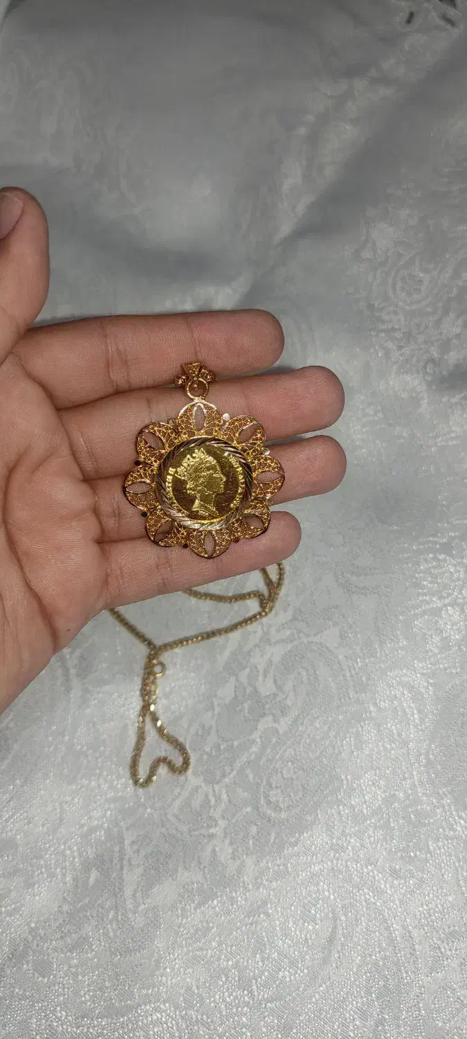 مقداری طلا|جواهرات|دره شهر, |دیوار