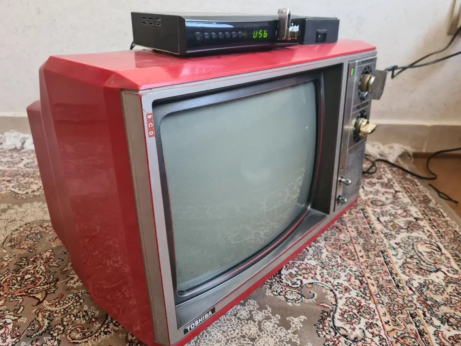 ویدیو نوارکوچک و تی‌وی توشیبا سالم|پخش‌کننده DVD و ویدیو|همدان, |دیوار