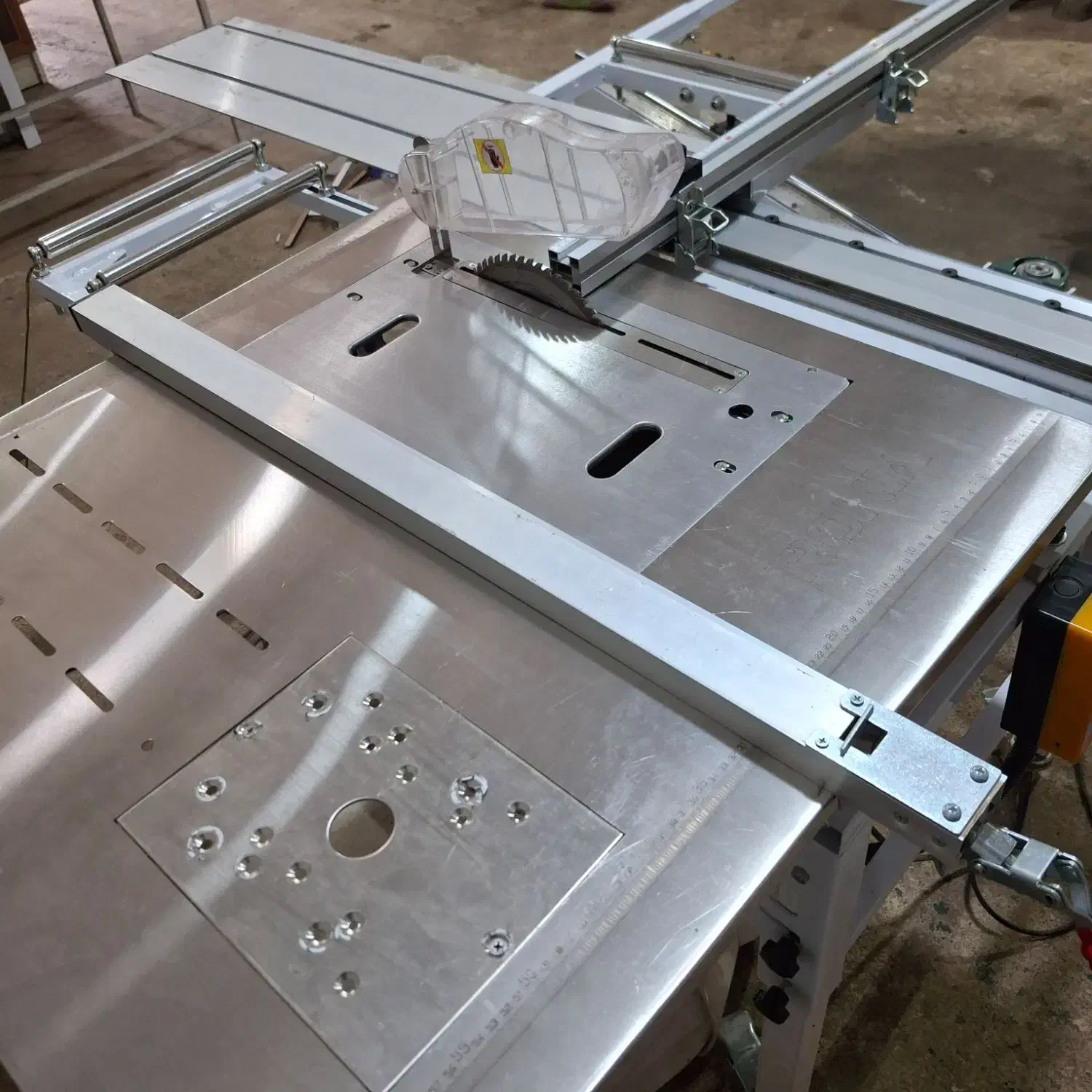 پنل بر میز برش رونیا بالاترین مدلش|ماشینآلات صنعتی|رشت, استقامت ۱|دیوار