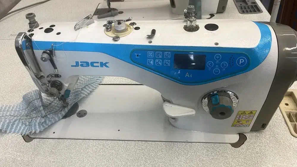 چرخ خیاطی راستهدوز فولکامپیوتری جک a4|چرخ خیاطی و ریسندگی|پاکدشت, پاکدشت (مامازند)|دیوار