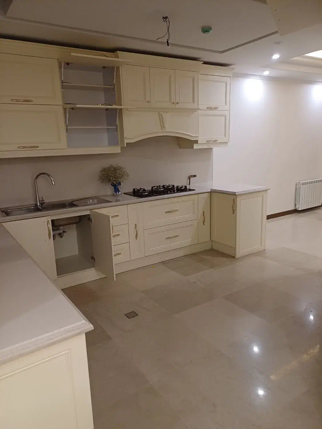 ۲۰۰متر ۴خواب رهن و اجاره پاسداران. شیان