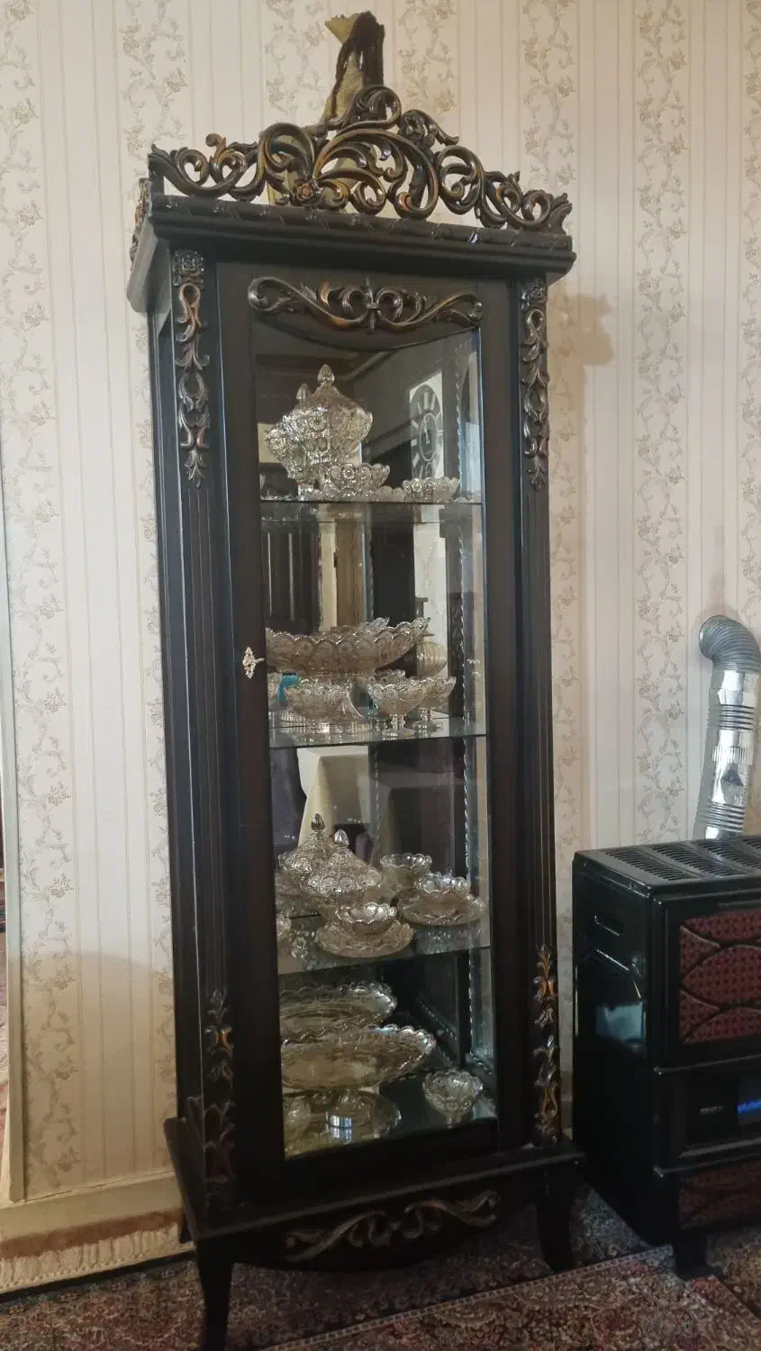 بوفه کاملا نو وسالم|بوفه، ویترین، کنسول|سیرجان, |دیوار