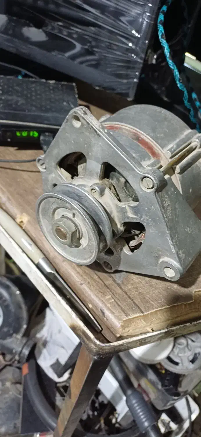 دینام برق ماشین بنز قدیمی برند بوش|قطعات یدکی و لوازم جانبی|رباطکریم, الارد|دیوار