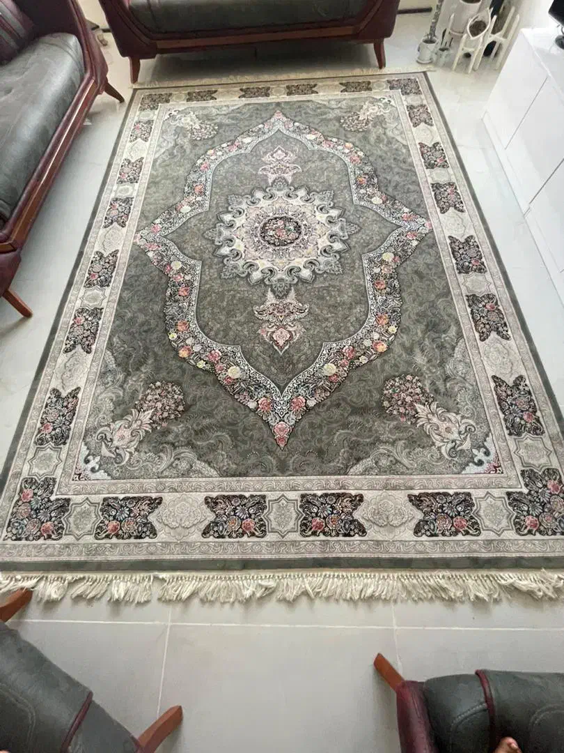 فرش درحد نو و میز شیشه ای فوری|فرش|قشم, |دیوار