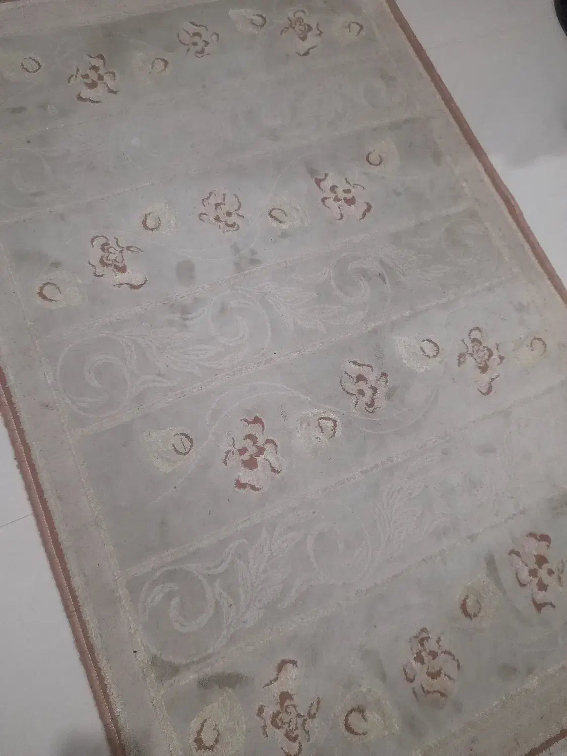 دو عدد فرش یک و نیم متری|فرش|کیش, |دیوار