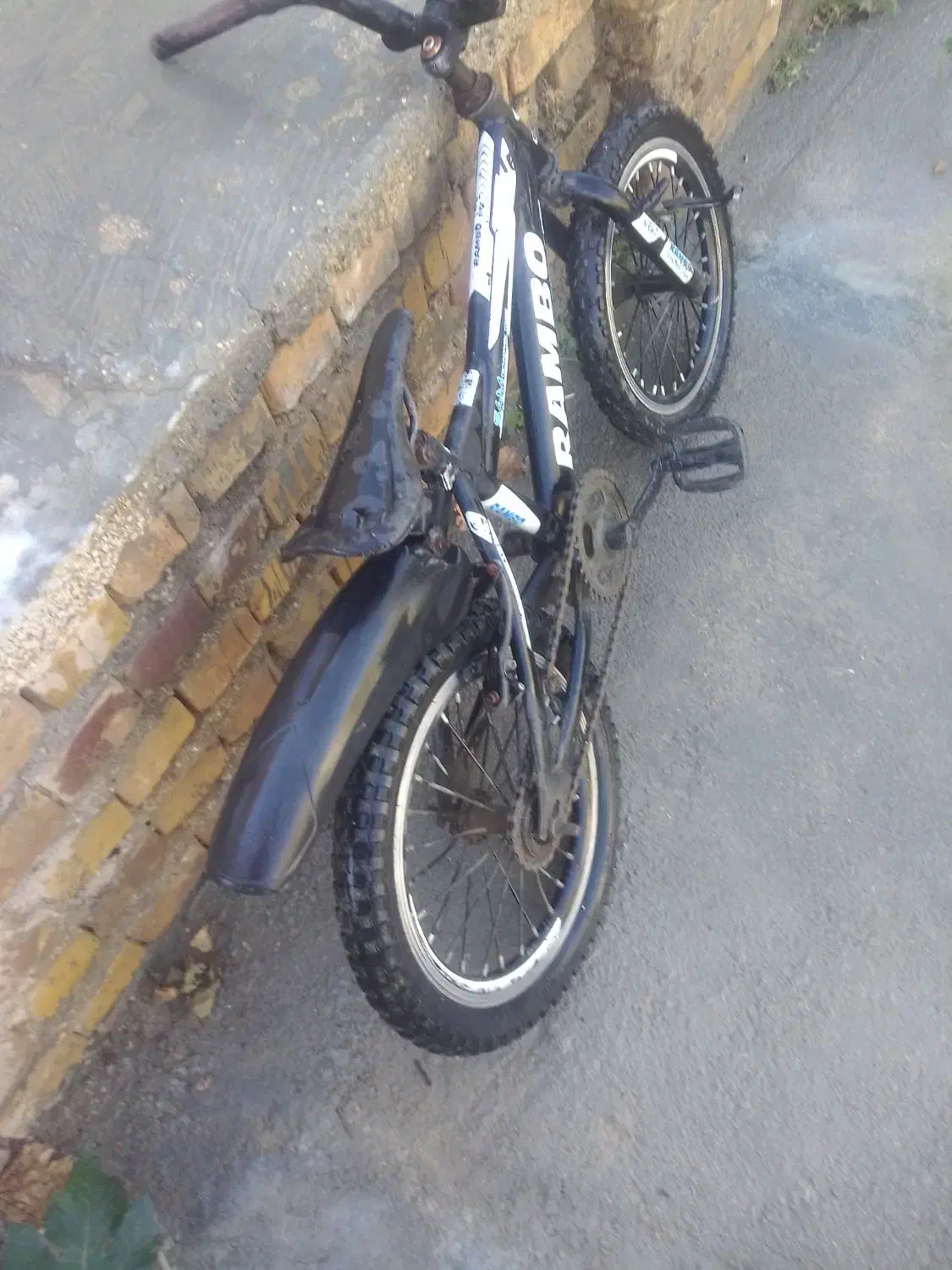 دوچرخه۱۶|دوچرخه، اسکیت، اسکوتر|آشخانه, |دیوار